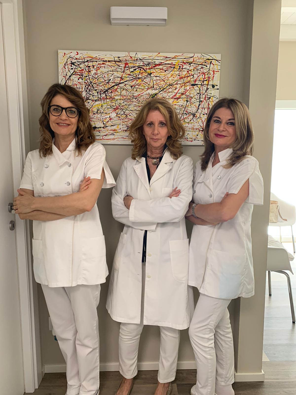 Beauty Therapist Susanna e Barbara con Dott.ssa Michela Duregon - medico chirurgo specialista in nutrizione