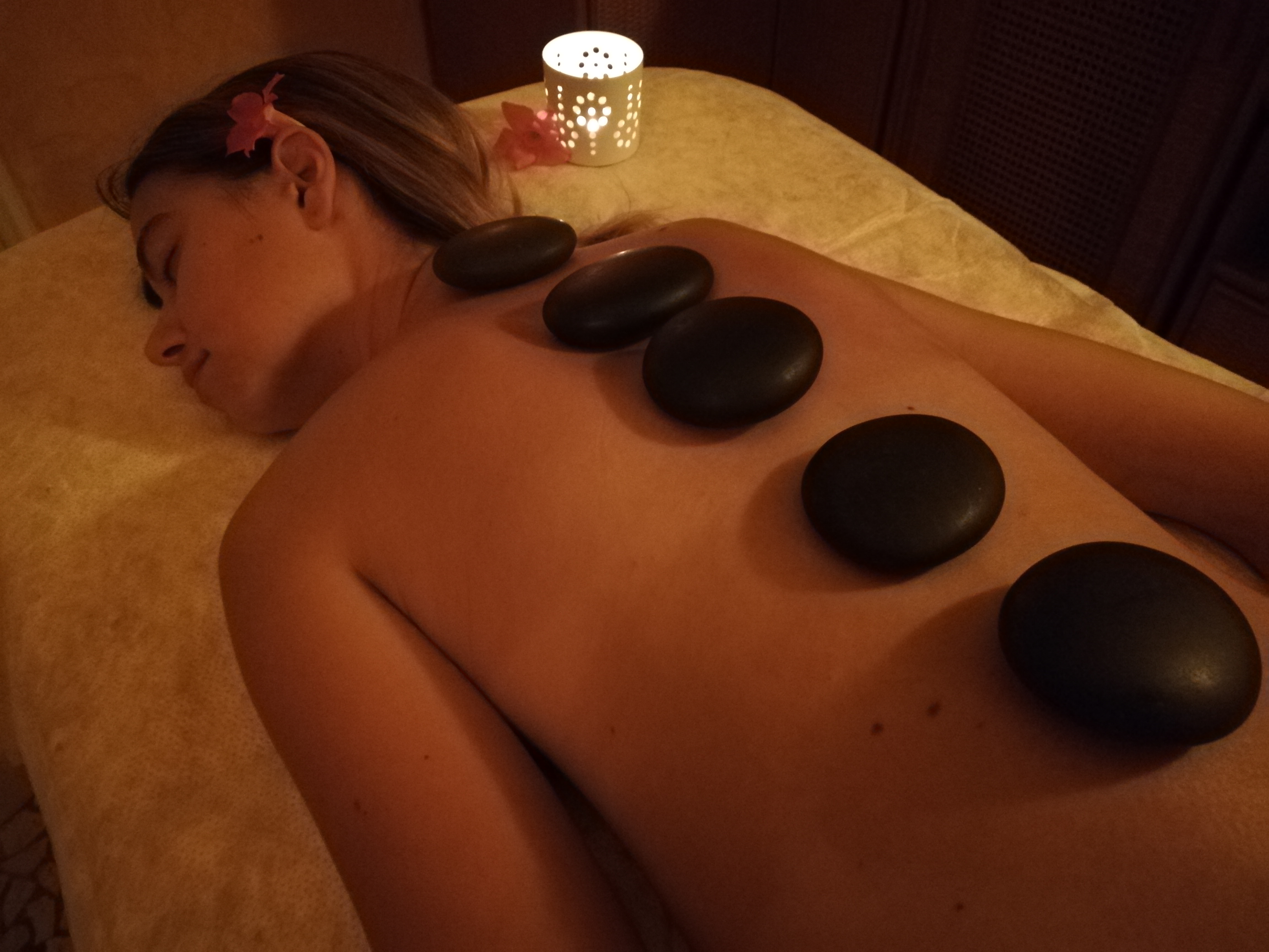Stone Massage con pietre laviche calde
